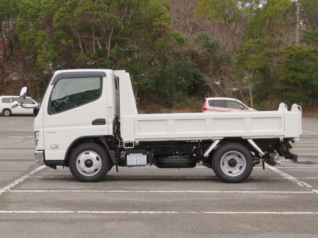 キャンターダンプ