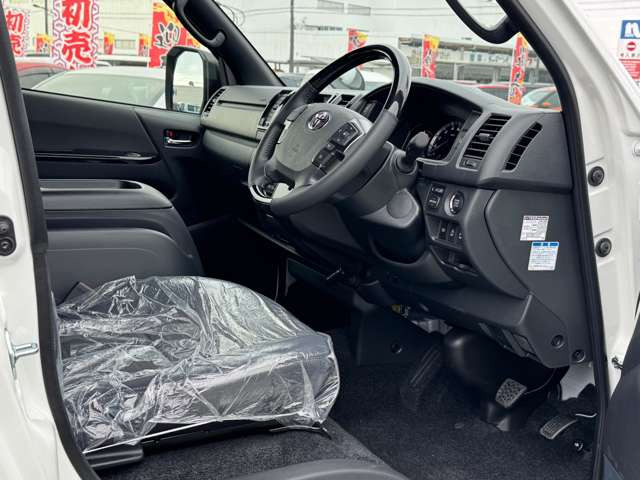 ���W����ɂ͍��i���̒��ÎԂ�V�Ԃ��������ł����W���䐔100��̑�^�W����֐��񂲗��X����������