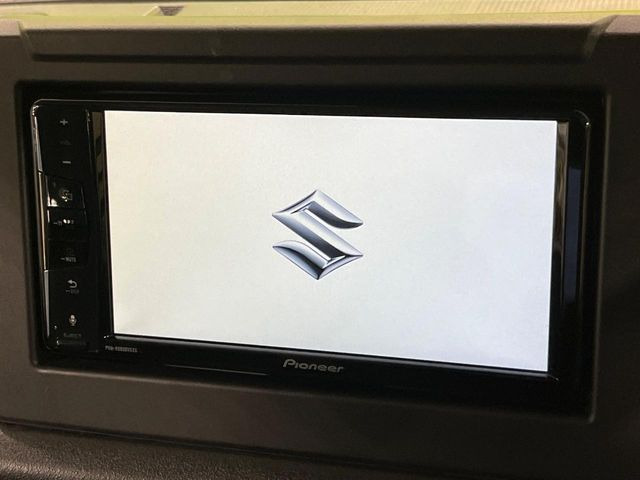 【ディスプレイオーディオ】お持ちのスマホやMP3プレイヤーとの無線接続で音楽再生が可能!コードで繋ぐわずらわしさも無く、手軽にお気に入りの音楽を楽しめます。