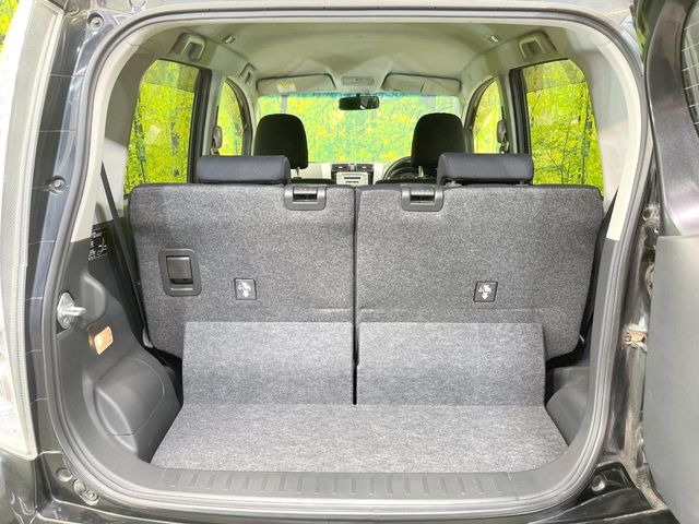 ���i�̂���������ʋ΁A���}���ɏ\���ȉ׎��X�y�[�X���m�ۂ��Ă���܂��B�Z�J���h�V�[�g��|���ƁA�傫�ȉו��̐ύڂ��\�ł���