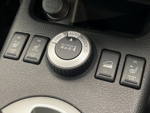 �y�I�[�����[�h4&times;4�z2WD/4WD���[�h����y�ɐ؂�ւ��\�B�R��d����2WD�A�X�^�b�N���ɖ𗧂�LOCK�AAUTO���[�h�ł�4WD�̔z���������Œ������A�H�ʏ󋵂��킸���肵��������T�|�[�g�B