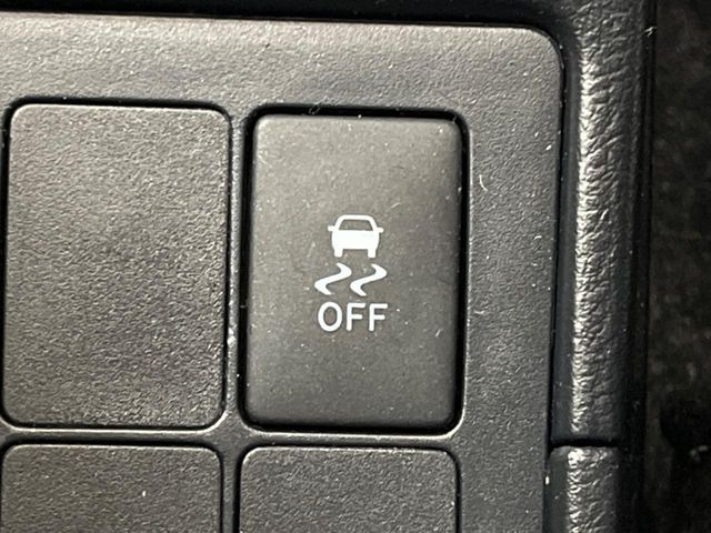 �y������h�~���u�z�ԗ��̉���������m����ƁA�����I�Ɏԗ��̐i�s������ۂ悤�Ɏԗ��𐧌䂵�܂��B�J�̓��ȂǊ���₷���H�ʏ󋵂ł����S�ȉ^�]���\�ł��B