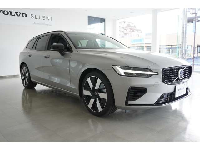 V60ウルトラ T6  AWD プラグインハイブリッド 4WD