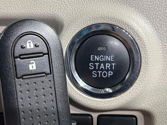 �y�X�}�[�g�L�[�z�J�o����|�P�b�g�ɓ��ꂽ�܂܂ł��h�A�̎{���E�������\�ȃX�}�[�g�L�[�𑕔��B�G���W���̃I���E�I�t�����J�M�����o���K�v����������Ƃ��Ă��֗��ł���