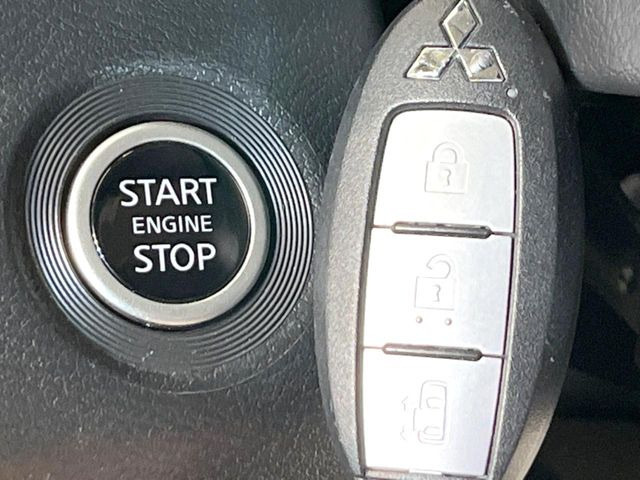 �y�I�y���[�V�����L�[�z�J�o����|�P�b�g�ɓ��ꂽ�܂܂ł��h�A�̎{���E�������\�ȃX�}�[�g�L�[�𑕔��B�G���W���̃I���E�I�t�����J�M�����o���K�v����������Ƃ��Ă��֗��ł���