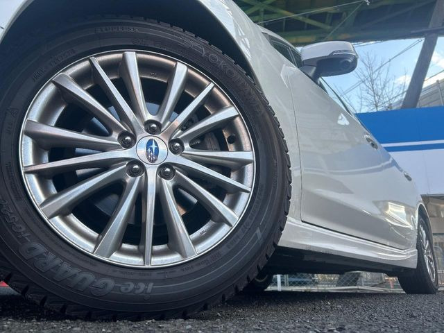 �y����16�C���`�A���~�z�C�[���z�O�ςɃ}�b�`���������A���~�z�C�[���𑕒����Ă���܂��B�e��ЊO�A���~�z�C�[����A�X�^�b�h���X�^�C�����戵�����Ă���܂��B���񂲑��k����������