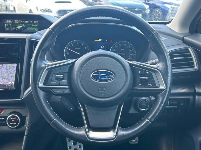 �y�����v�����X�e�A�����O�z�㎿�Ȋv���g�p���邱�ƂŁA��ɂ����������݂ƂĂ��^�]���₷���n���h���ł���