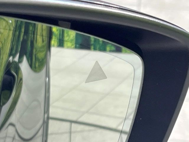 �y�u���C���h�X�|�b�g���j�^�����O�z���s���A�h�A�~���[�̎��p�ɂȂ�₷���ӏ��Ɍ㑱�Ԃ��ڋ߂���ƃT�C�h�~���[�t�߂Ɍx����\���A�h���C�o�[�ɒ��ӊ��N�����Ă���܂��B