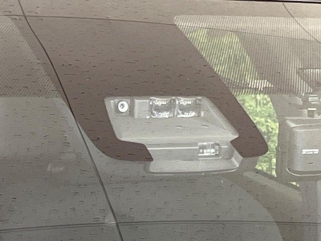 �y�g���^�Z�[�t�e�B�Z���X�z���s���ɑO���̎ԗ�����F�����A�Փ˂������Ȏ��͌x��ƃu���[�L�ŏՓˉ���Ɣ�Q�y�����A�V�X�g�B�����S�Ƀh���C�u�����y���݂��������܂��B