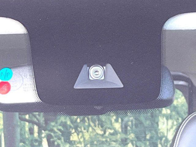 �y�O�He-Assist�z���s���ɑO���̎ԗ�����F�����A�Փ˂������Ȏ��͌x��ƃu���[�L�ŏՓˉ���Ɣ�Q�y�����A�V�X�g�B�����S�Ƀh���C�u�����y���݂��������܂��B