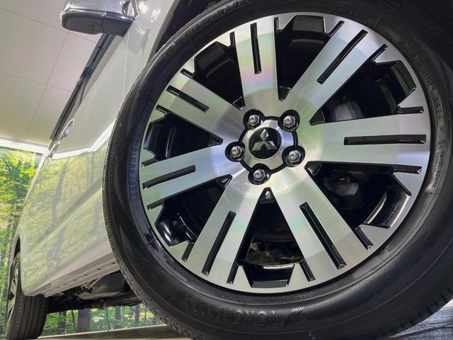 �y����18�C���`�A���~�z�C�[���z�O�ςɃ}�b�`���������A���~�z�C�[���𑕒����Ă���܂��B�e��ЊO�A���~�z�C�[����A�X�^�b�h���X�^�C�����戵�����Ă���܂��B���񂲑��k����������