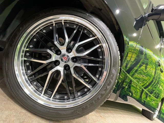 �y19�C���`�A���~�z�C�[���z�O�ςɃ}�b�`�����A���~�z�C�[���𑕒����Ă���܂��B�e��A���~�z�C�[����A�X�^�b�h���X�^�C�����戵�����Ă���܂��B���񂲑��k����������