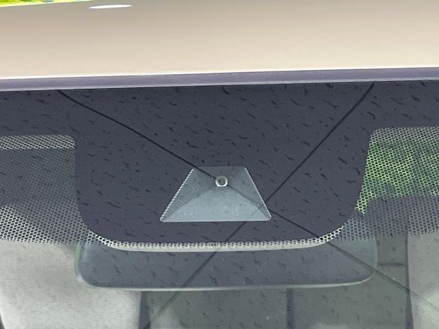 �y�z���_�Z���V���O�z���s���ɑO���̎ԗ�����F�����A�Փ˂������Ȏ��͌x��ƃu���[�L�ŏՓˉ���Ɣ�Q�y�����A�V�X�g�B�����S�Ƀh���C�u�����y���݂��������܂��B