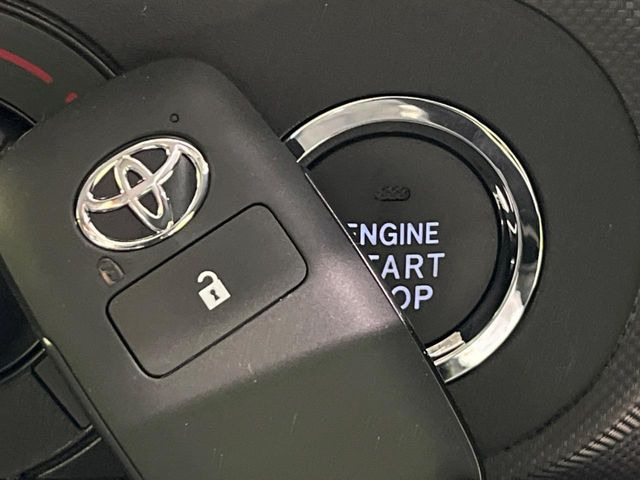 �y�X�}�[�g�L�[�z�J�o����|�P�b�g�ɓ��ꂽ�܂܂ł��h�A�̎{���E�������\�ȃX�}�[�g�L�[�𑕔��B�G���W���̃I���E�I�t�����J�M�����o���K�v����������Ƃ��Ă��֗��ł���