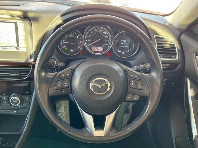 �y�����v�����X�e�A�����O�z�㎿�Ȋv���g�p���邱�ƂŁA��ɂ����������݂ƂĂ��^�]���₷���n���h���ł���