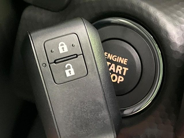 �y�L�[���X�X�^�[�g�V�X�e���z�J�o����|�P�b�g�ɓ��ꂽ�܂܂ł��h�A�̎{���E�������\�ȃX�}�[�g�L�[�𑕔��B�G���W���̃I���E�I�t�����J�M�����o���K�v����������Ƃ��Ă��֗��ł���