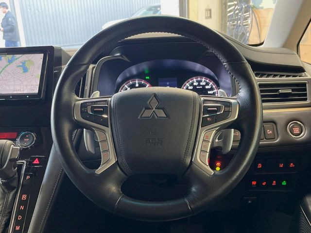 �y�����v�����X�e�A�����O�z�㎿�Ȋv���g�p���邱�ƂŁA��ɂ����������݂ƂĂ��^�]���₷���n���h���ł���