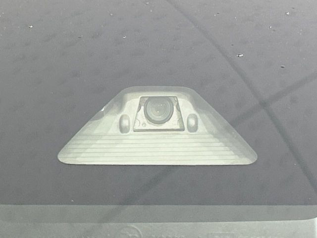 �y�X�}�[�g�A�V�X�g�z���s���ɑO���̎ԗ�����F�����A�Փ˂������Ȏ��͌x��ƃu���[�L�ŏՓˉ���Ɣ�Q�y�����A�V�X�g�B�����S�Ƀh���C�u�����y���݂��������܂��B