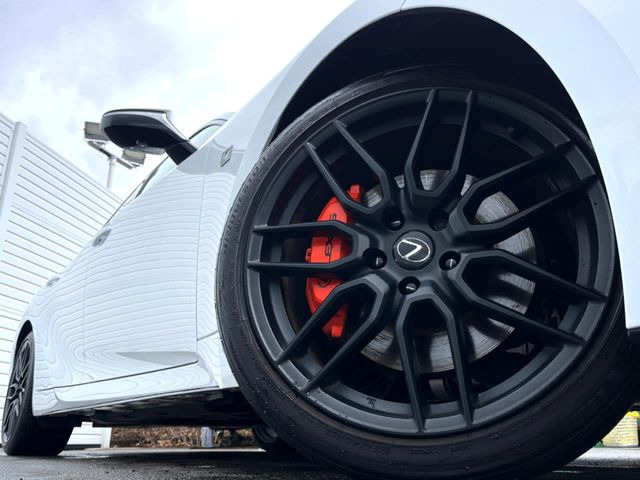 �y����18�C���`�A���~�z�C�[���z�O�ςɃ}�b�`���������A���~�z�C�[���𑕒����Ă���܂��B�e��ЊO�A���~�z�C�[����A�X�^�b�h���X�^�C�����戵�����Ă���܂��B���񂲑��k����������