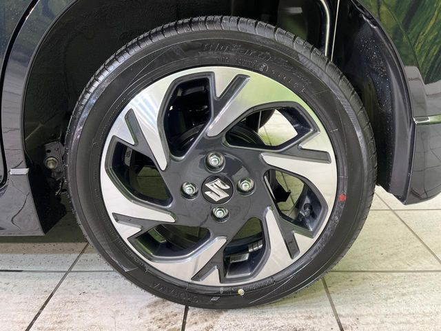 �y�����A���~�z�C�[���z�O�ςɃ}�b�`���������A���~�z�C�[���𑕒����Ă���܂��B�e��ЊO�A���~�z�C�[����A�X�^�b�h���X�^�C�����戵�����Ă���܂��B���񂲑��k����������