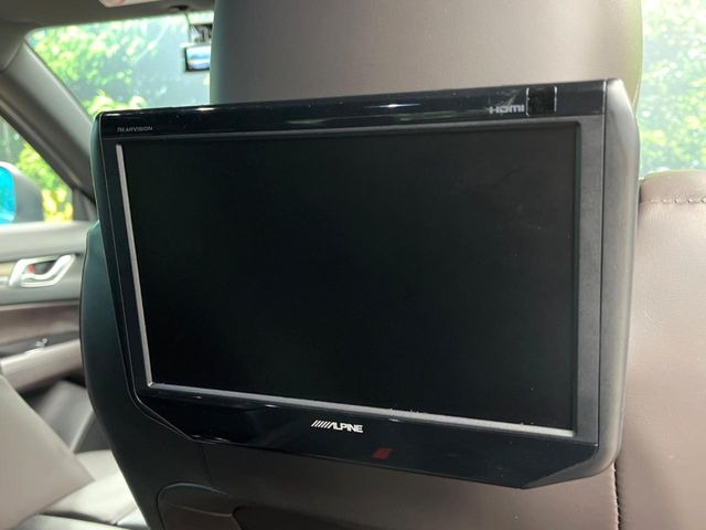 �y�����G���^�[�e�C�������g�V�X�e���z��Ȃɂ�����̕����喞���́A�l�C���[�J�[�I�v�V�����𑕔��B��p�̉����V�X�e���ƁA���ʂ̃��j�^�[�ňړ�����DVD�������y���݂��������܂��B