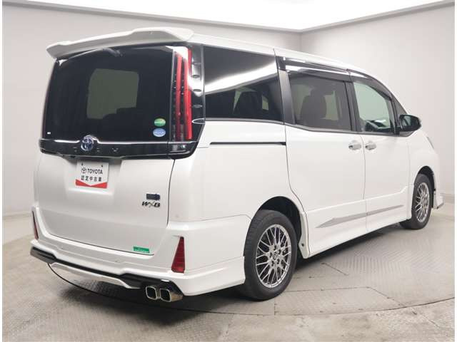 ノア1.8 ハイブリッド Si W×B II