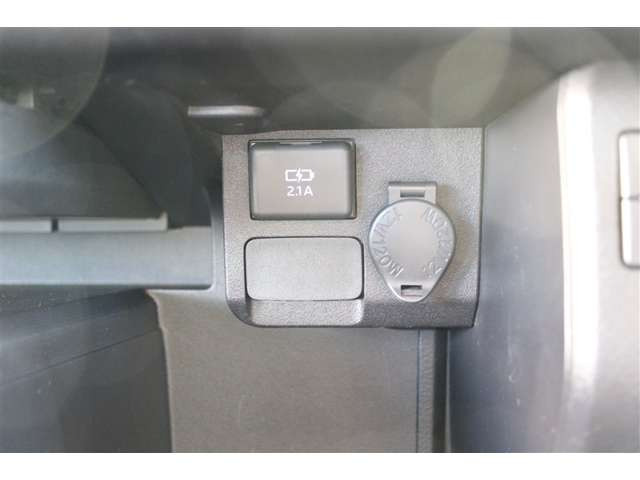 サクシードバンハイブリッド 1.5 UL-X