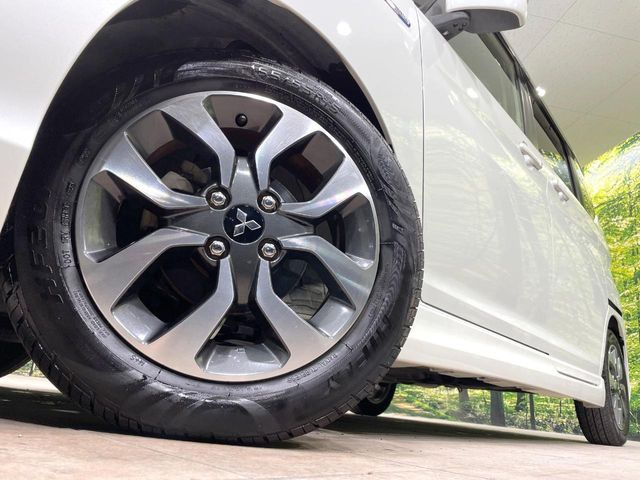 �y����15�C���`�A���~�z�C�[���z�O�ςɃ}�b�`���������A���~�z�C�[���𑕒����Ă���܂��B�e��ЊO�A���~�z�C�[����A�X�^�b�h���X�^�C�����戵�����Ă���܂��B���񂲑��k����������