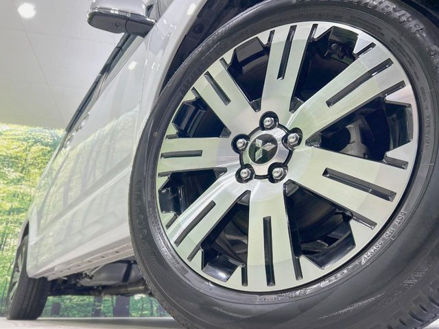 �y����18�C���`�A���~�z�C�[���z�O�ςɃ}�b�`���������A���~�z�C�[���𑕒����Ă���܂��B�e��ЊO�A���~�z�C�[����A�X�^�b�h���X�^�C�����戵�����Ă���܂��B���񂲑��k����������