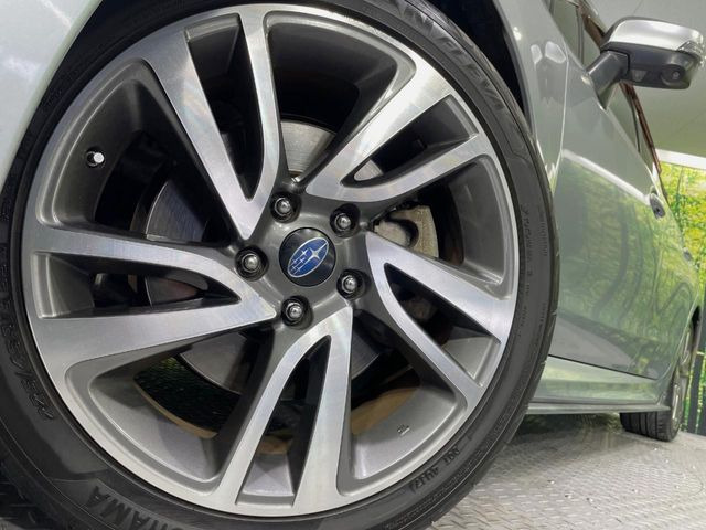 �y����18�C���`�A���~�z�C�[���z�O�ςɃ}�b�`���������A���~�z�C�[���𑕒����Ă���܂��B�e��ЊO�A���~�z�C�[����A�X�^�b�h���X�^�C�����戵�����Ă���܂��B���񂲑��k����������