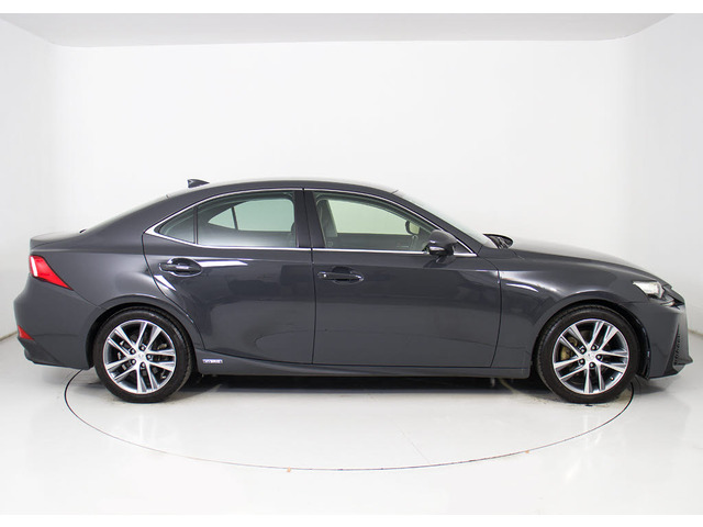 �����ʃJ���[ �h���o�C�g�O���[��BMW�ɐݒ肳��Ă���J���[�ŁA�X�|�[�e�B�[�ȕ��͋C����ϐl�C�Ȃ��F�ƂȂ��Ă���܂�!!