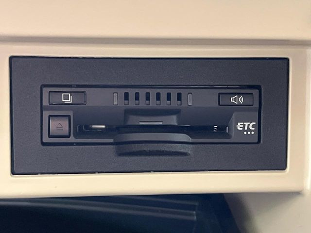 【ETC】高速道路の料金所をストレスなく通過!話題のスポットやサービスエリアに多い「スマートIC」利用時は必須のアイテムです。当店でセットアップを実施、ご納車当日からすぐにご利用いただけます!