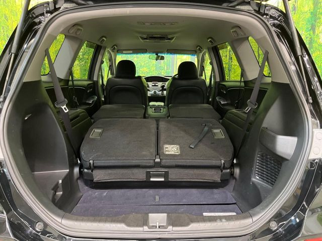 ���i�̂���������ʋ΁A���}���ɏ\���ȉ׎��X�y�[�X���m�ۂ��Ă���܂��B�Z�J���h�V�[�g��|���ƁA�傫�ȉו��̐ύڂ��\�ł���