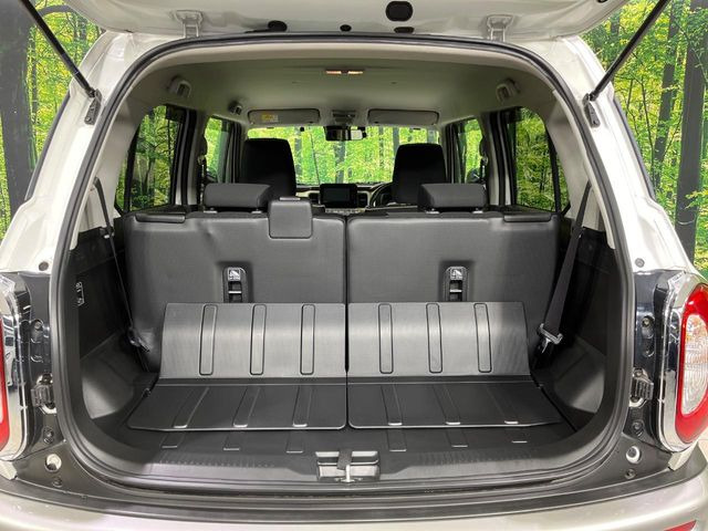 ���i�̂���������ʋ΁A���}���ɏ\���ȉ׎��X�y�[�X���m�ۂ��Ă���܂��B�Z�J���h�V�[�g��|���ƁA�傫�ȉו��̐ύڂ��\�ł���