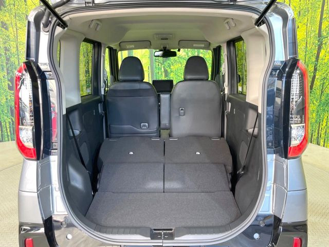 ���i�̂���������ʋ΁A���}���ɏ\���ȉ׎��X�y�[�X���m�ۂ��Ă���܂��B�Z�J���h�V�[�g��|���ƁA�傫�ȉו��̐ύڂ��\�ł���