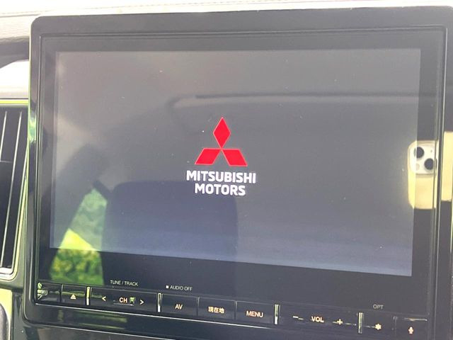 【大画面ナビ】人気の大型9インチナビを装備。存在感のある大画面はインパクト大!ナビ利用時のマップ表示は見やすく、テレビやDVDは臨場感がアップ!いつものドライブがグッと楽しくなります