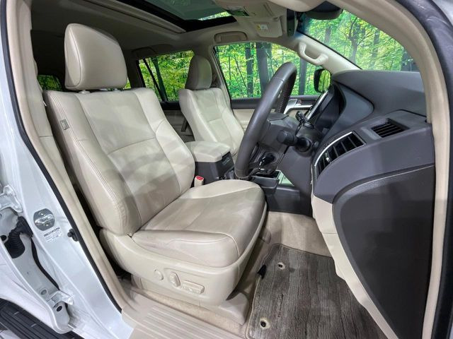 【パワーシート】スイッチ一つで簡単にシートの微調整が可能!電動だから力もいりません!快適なシートポジションにセットして、快適なドライブをお楽しみください。