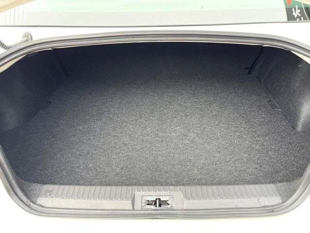 ���i�̂���������ʋ΁A���}���ɏ\���ȉ׎��X�y�[�X���m�ۂ��Ă���܂��B