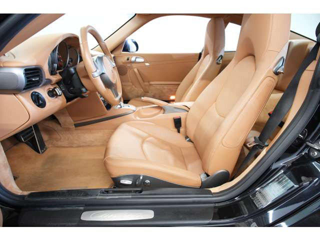 ���������l�C���ւ�997 �J����  �R���f�B�V�����̂悢�ԗ��͊C�O�֗��o���Ă���������ꍂ�����Ă��郂�f���ł��B