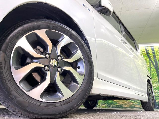 �y����15�C���`�A���~�z�C�[���z�O�ςɃ}�b�`���������A���~�z�C�[���𑕒����Ă���܂��B�e��ЊO�A���~�z�C�[����A�X�^�b�h���X�^�C�����戵�����Ă���܂��B���񂲑��k����������