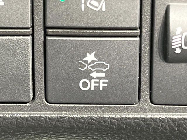 �y�z���_�Z���V���O�z���s���ɑO���̎ԗ�����F�����A�Փ˂������Ȏ��͌x��ƃu���[�L�ŏՓˉ���Ɣ�Q�y�����A�V�X�g�B�����S�Ƀh���C�u�����y���݂��������܂��B