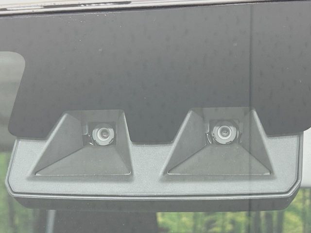 �y�X�}�[�g�A�V�X�g�z���s���ɑO���̎ԗ�����F�����A�Փ˂������Ȏ��͌x��ƃu���[�L�ŏՓˉ���Ɣ�Q�y�����A�V�X�g�B�����S�Ƀh���C�u�����y���݂��������܂��B