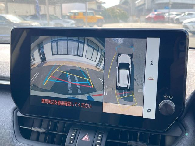 【パノラミックビューモニター】専用のカメラにより、上から見下ろしたような視点で360度クルマの周囲を確認することができます☆死角部分も確認しやすく、狭い場所での切り返しや駐車もスムーズに行えます。