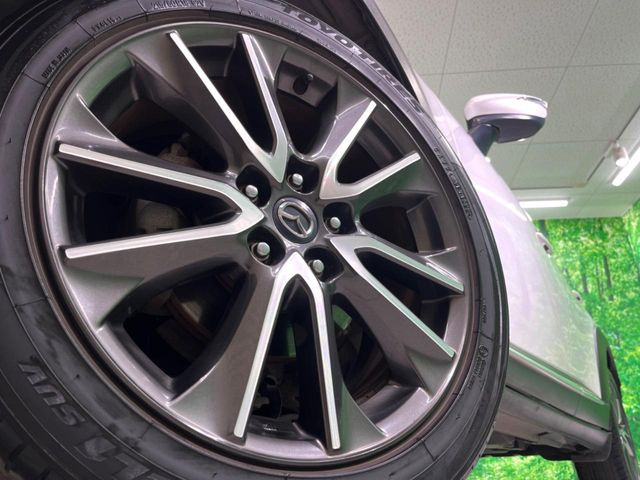 �y����18�C���`�A���~�z�C�[���z�O�ςɃ}�b�`���������A���~�z�C�[���𑕒����Ă���܂��B�e��ЊO�A���~�z�C�[����A�X�^�b�h���X�^�C�����戵�����Ă���܂��B���񂲑��k����������