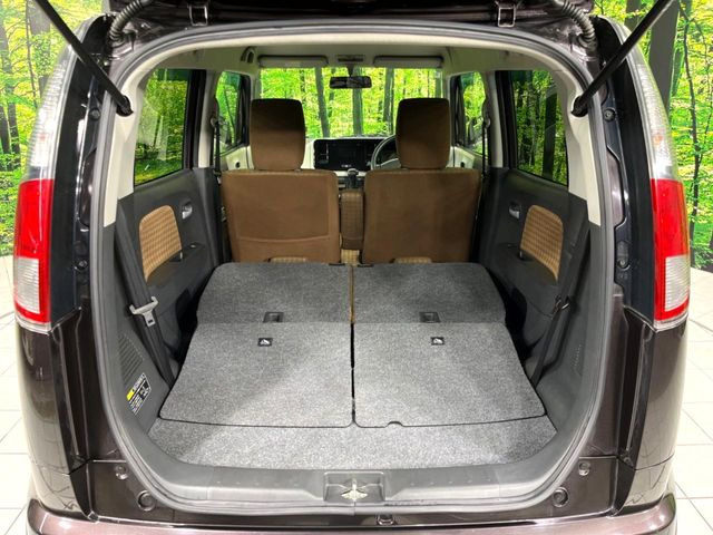 ���i�̂���������ʋ΁A���}���ɏ\���ȉ׎��X�y�[�X���m�ۂ��Ă���܂��B�Z�J���h�V�[�g��|���ƁA�傫�ȉו��̐ύڂ��\�ł���