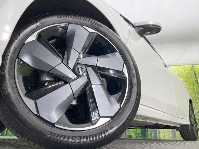 �y�����A���~�z�C�[���z�O�ςɃ}�b�`���������A���~�z�C�[���𑕒����Ă���܂��B�e��ЊO�A���~�z�C�[����A�X�^�b�h���X�^�C�����戵�����Ă���܂��B���񂲑��k����������