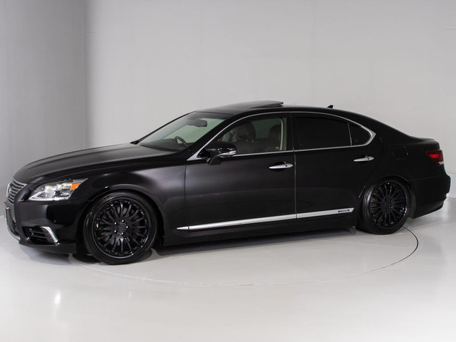 ���N���A�����X�\�i�[(�O��R�[�i�[�Z���T�[)���t���Ă��܂�!�t�����g&���A�ɃZ���T�[������A��Q���ɋ߂Â��ƌx��������A�X�ɂ̓}���`��ʏ�ɂ��\������܂�!�������֗��Ȑl�C�����ł�!!