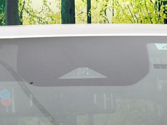 �y�G�}�[�W�F���V�[�u���[�L�z���s���ɑO���̎ԗ�����F�����A�Փ˂������Ȏ��͌x��ƃu���[�L�ŏՓˉ���Ɣ�Q�y�����A�V�X�g�B�����S�Ƀh���C�u�����y���݂��������܂��B