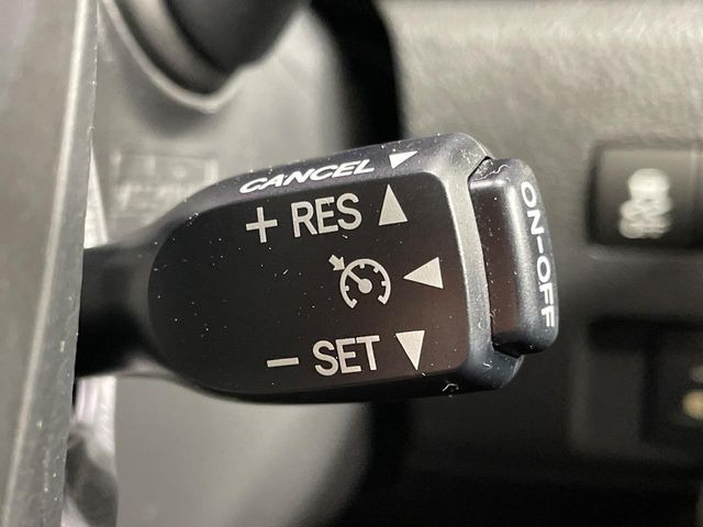 �y�N���[�Y�R���g���[���z�������H�����N���N���s�B�A�N�Z���𗣂��Ă���葬�x�ő��s���ł��A�������^�]���̕��S���y��!�����E�������ȒP�ȃX�C�b�`����Œ����ł��܂��B