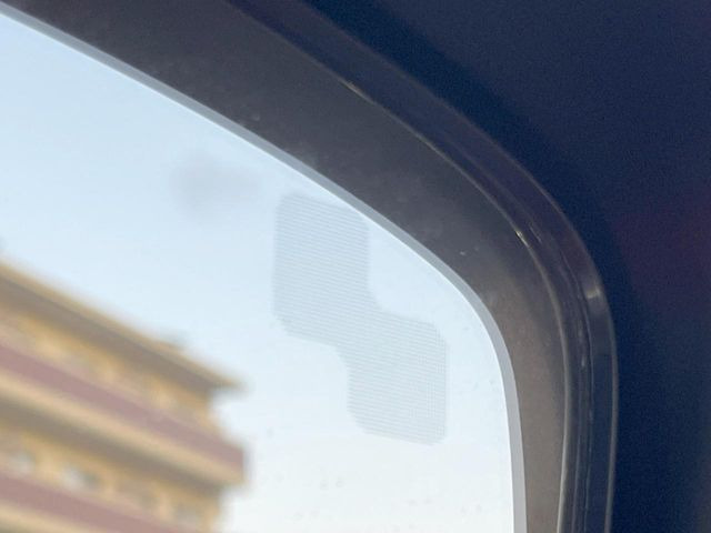 �y�u���C���h�X�|�b�g���j�^�����O�z���s���A�h�A�~���[�̎��p�ɂȂ�₷���ӏ��Ɍ㑱�Ԃ��ڋ߂���ƃT�C�h�~���[�t�߂Ɍx����\���A�h���C�o�[�ɒ��ӊ��N�����Ă���܂��B